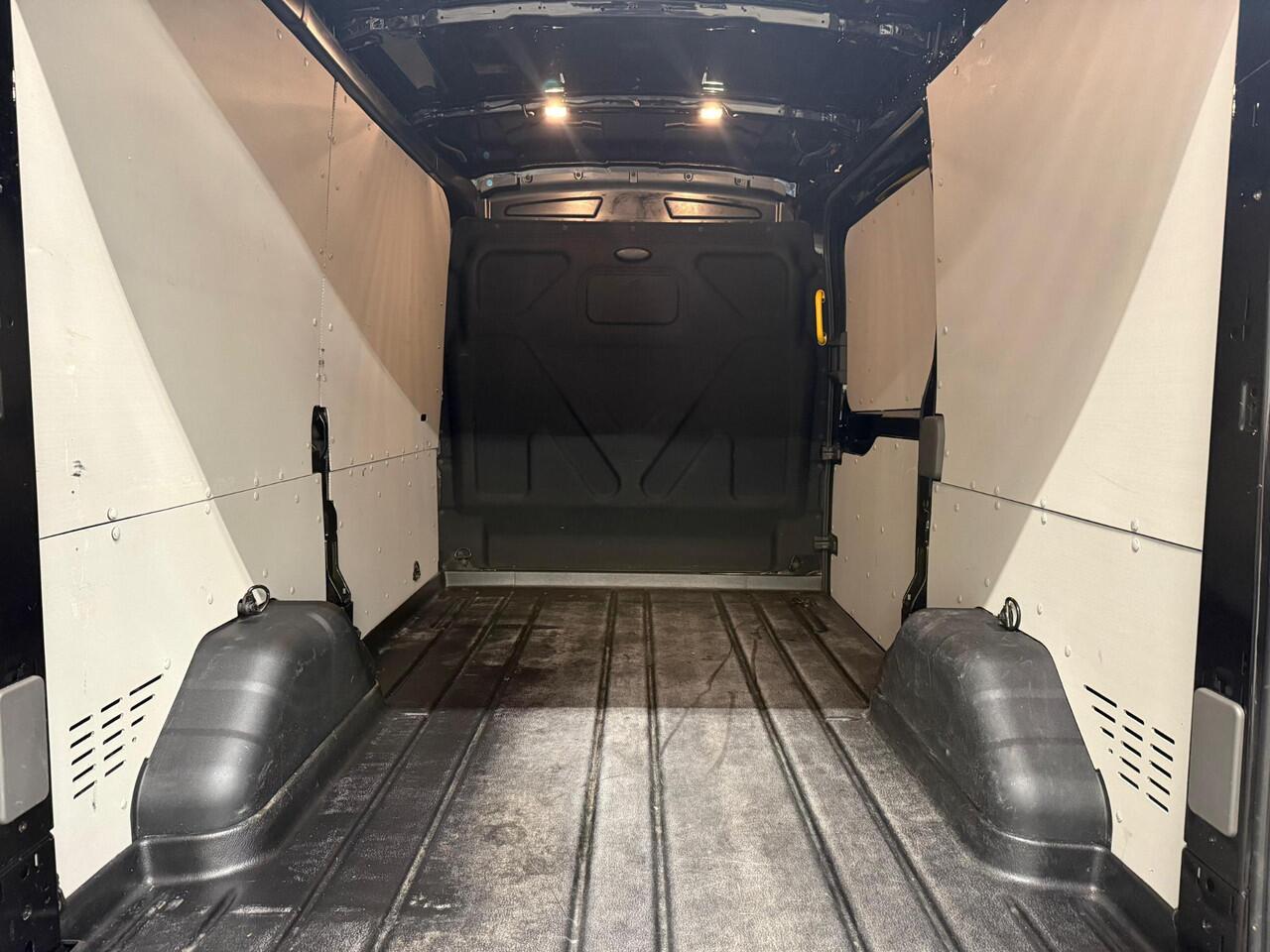 Ford TRANSIT 310 2.0 TDCI L2H2 Trend Airco Bluetooth Camera Cruise Control Navi