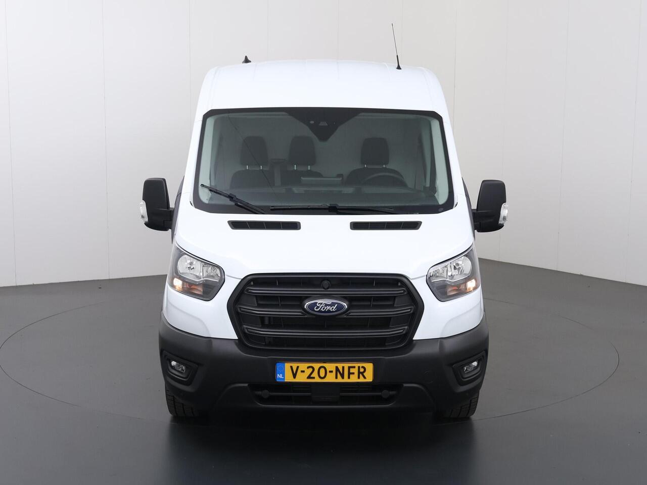 Ford TRANSIT 350 | 2.0 TDCI | L3 H2 | Trend | TREKHAAK 2500 KG AHW | CLIMATE CONTROL | NAVIGATIE | PARKEERSENSOREN V+A | CRUISE CONTROL | BIJRIJDERSBANK | LAADRUIMTE PAKKET | APPLE CARPLAY / ANDROID AUTO | STOEVERWARMING