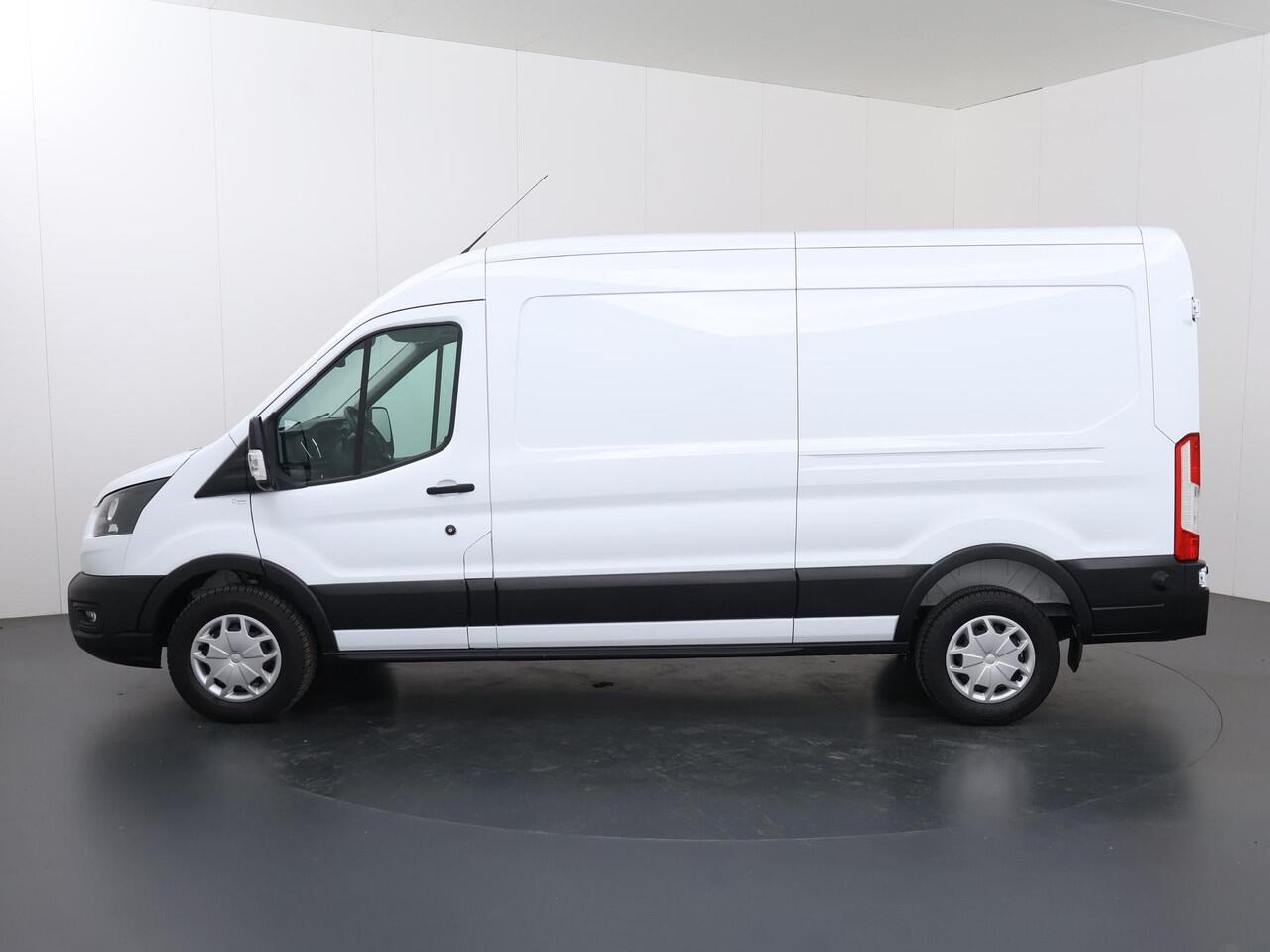 Ford TRANSIT 350 | 2.0 TDCI | L3 H2 | Trend | TREKHAAK 2500 KG AHW | CLIMATE CONTROL | NAVIGATIE | PARKEERSENSOREN V+A | CRUISE CONTROL | BIJRIJDERSBANK | LAADRUIMTE PAKKET | APPLE CARPLAY / ANDROID AUTO | STOEVERWARMING