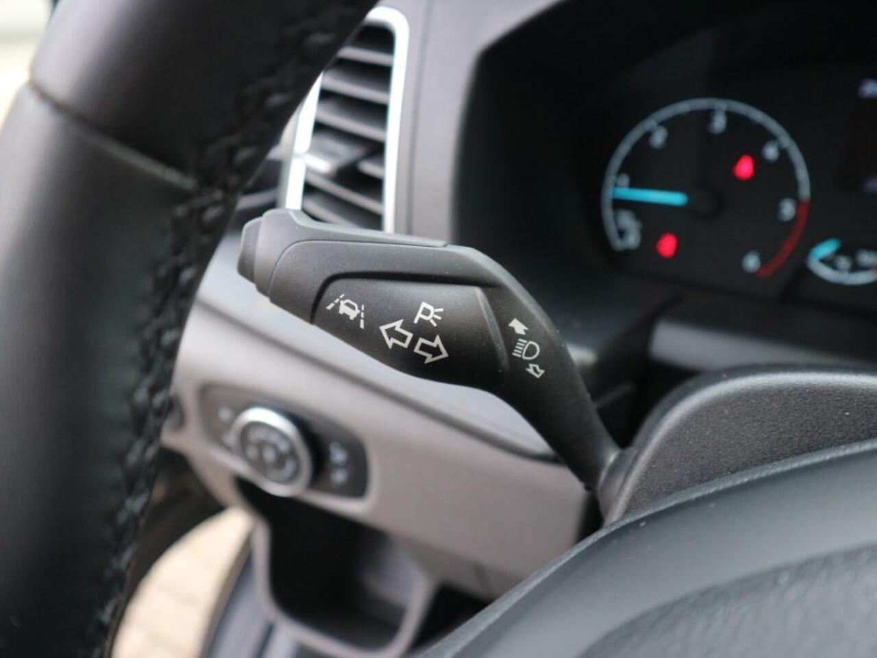 Ford TRANSIT 310 2.0 TDCI L3H2 Trend * IMPERIAAL * CAMERA * TREKHAAK * WEINIG KM'S *