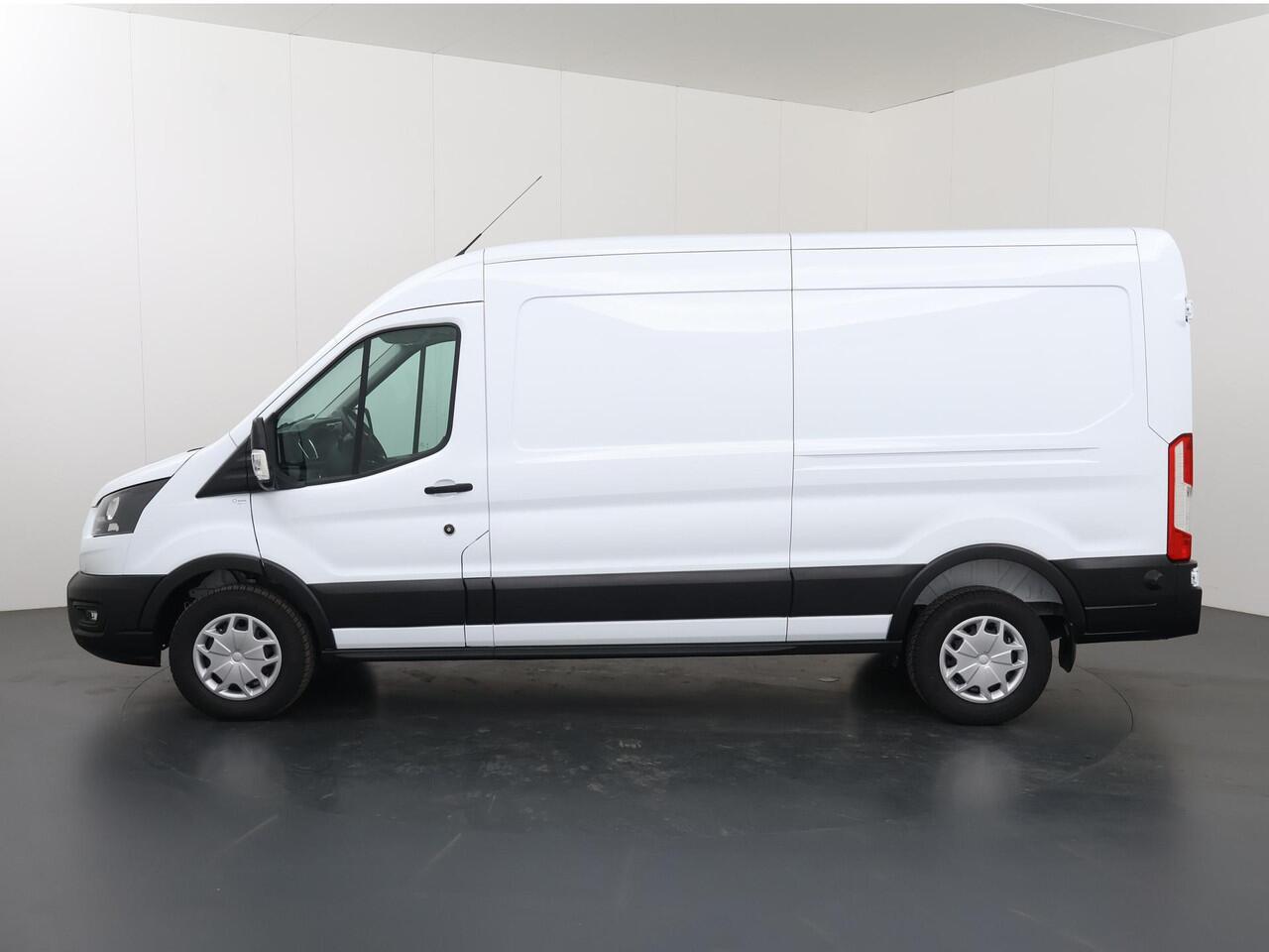 Ford TRANSIT 350 | 2.0 TDCI | L3 H2 | Trend | TREKHAAK 2500 KG AHW | CLIMATE CONTROL | NAVIGATIE | PARKEERSENSOREN V+A | CRUISE CONTROL | BIJRIJDERSBANK | LAADRUIMTE PAKKET | APPLE CARPLAY / ANDROID AUTO | STOEVERWARMING