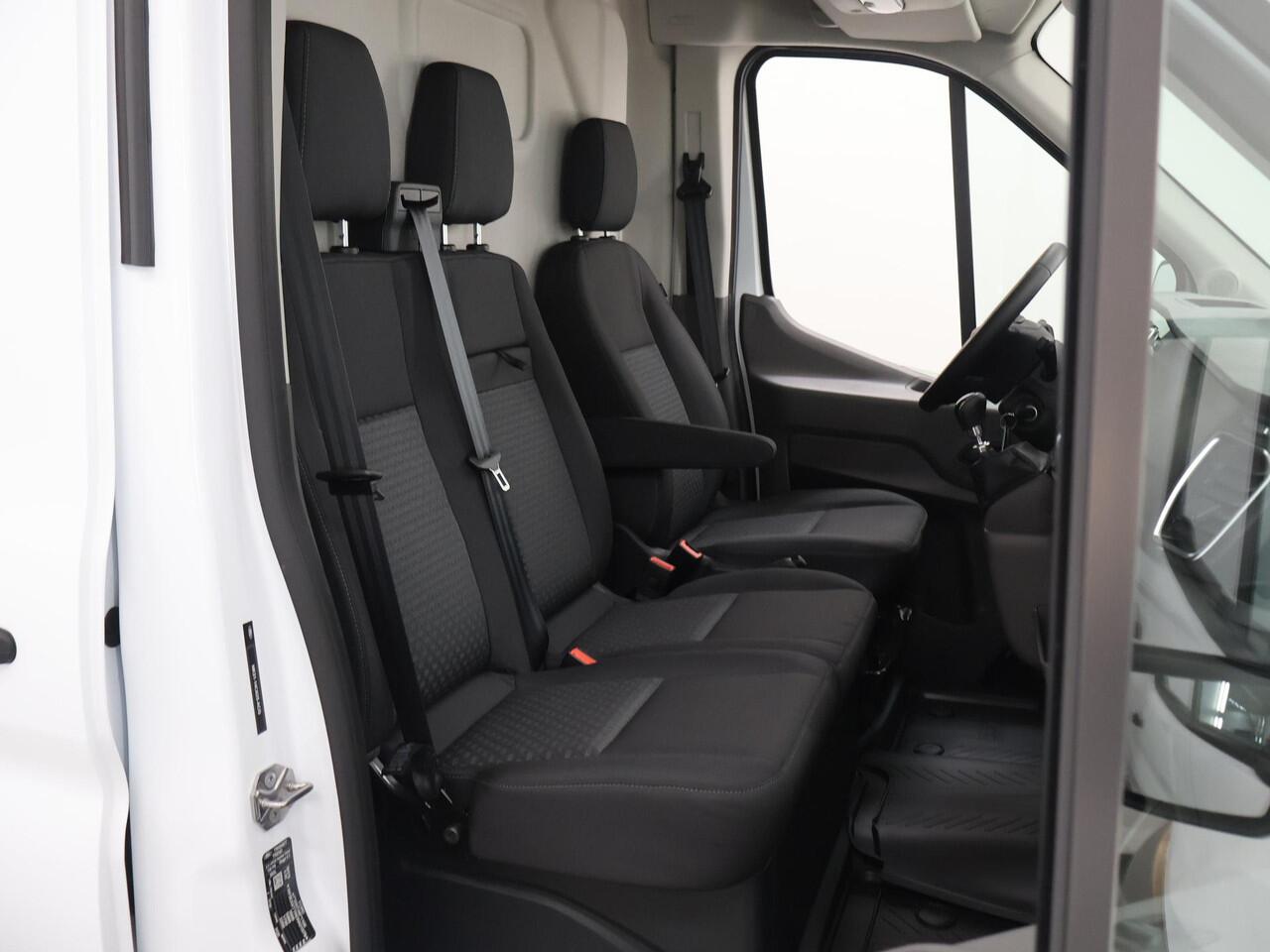 Ford TRANSIT 350 | 2.0 TDCI | L3 H2 | Trend | TREKHAAK 2500 KG AHW | CLIMATE CONTROL | NAVIGATIE | PARKEERSENSOREN V+A | CRUISE CONTROL | BIJRIJDERSBANK | LAADRUIMTE PAKKET | APPLE CARPLAY / ANDROID AUTO | STOEVERWARMING