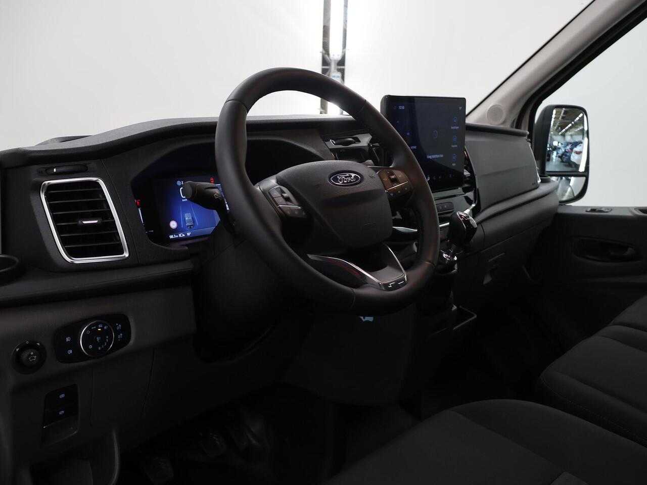 Ford TRANSIT 350 | 2.0 TDCI | L3 H2 | DUBBEL CABINE | TREND | TREKHAAK 2800 KG AHW | CLIMATE CONTROL | PARKEERSENSOREN V+A | CRUISE CONTROL | BIJRIJDERSBANK | LAADRUIMTE PAKKET | APPLE CARPLAY / ANDROID AUTO | STOEVERWARMING | CAMERA