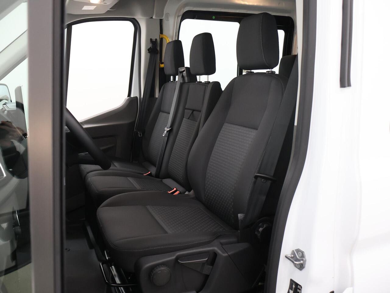 Ford TRANSIT 350 | 2.0 TDCI | L3 H2 | DUBBEL CABINE | TREND | TREKHAAK 2800 KG AHW | CLIMATE CONTROL | PARKEERSENSOREN V+A | CRUISE CONTROL | BIJRIJDERSBANK | LAADRUIMTE PAKKET | APPLE CARPLAY / ANDROID AUTO | STOEVERWARMING | CAMERA