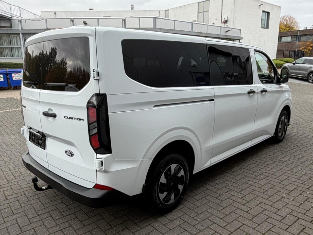 Ford TRANSIT Custom 9 pers. Plug-in Hybride 340 L2H1 233pk Trend