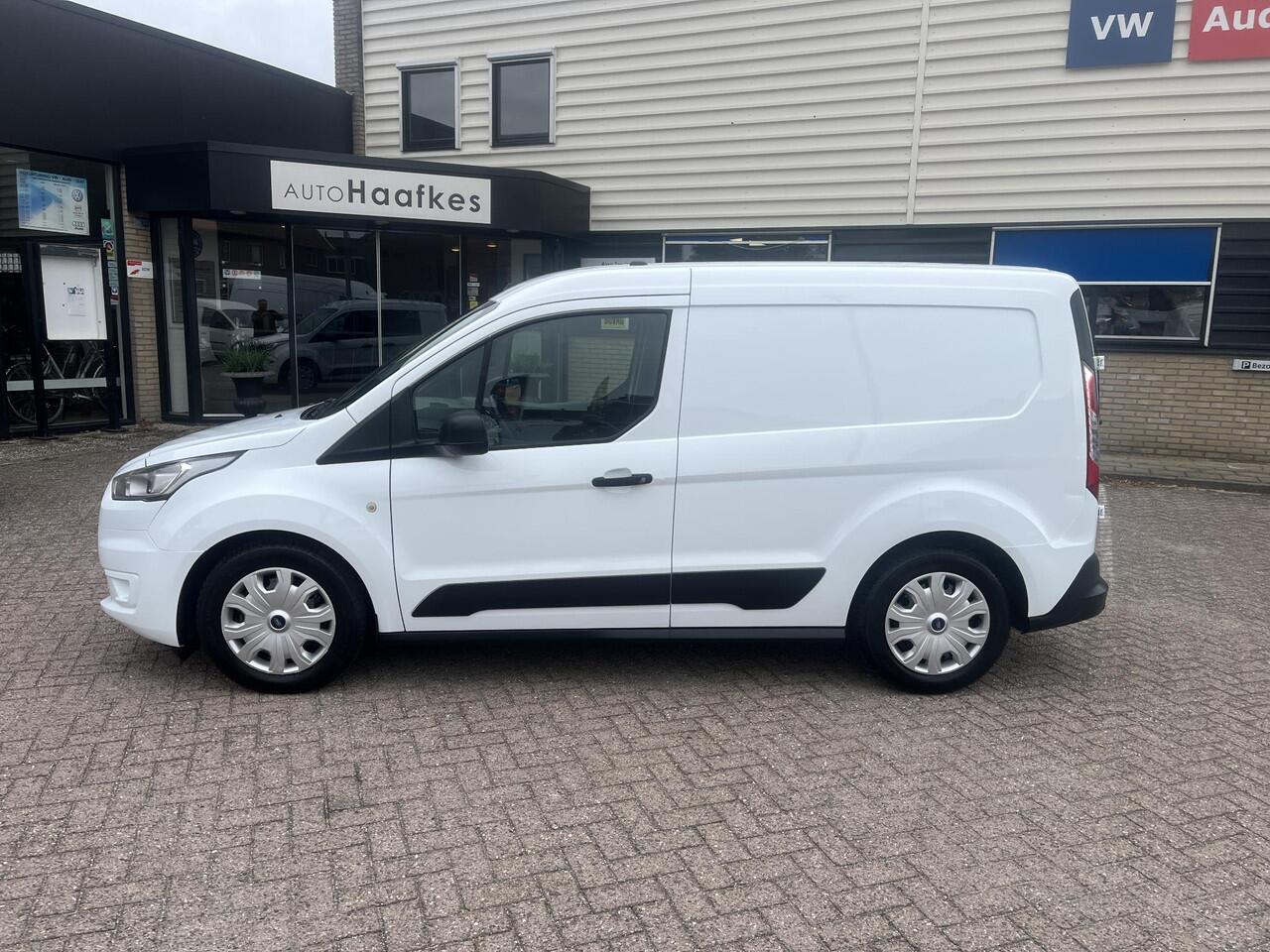 Ford TRANSIT CONNECT 1.0 Ecoboost L1 Trend Airco. navi. A- camera, PDC. Erg goed onderhouden. zuinige benzine motor, uitneembare betimmering.