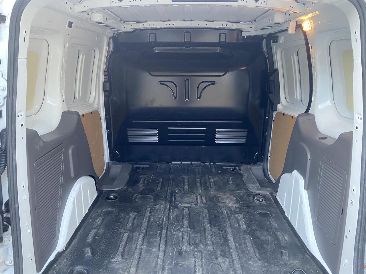 Ford TRANSIT CONNECT 1.5 EcoBlue L1 Trend / NL-Auto / Apple-Carplay & Android-Auto / Cruise-Control / Climate-Control / Zijschuifdeur-Rechts / DAB Radio-Bluetooth / Navi / Armsteun-Voor / PDC-Achter met Camera / 16'' LMV / All-Season / ENZ.