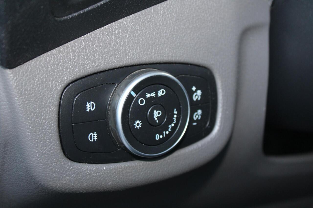 Ford TRANSIT CONNECT 1.5 EcoBlue L2 Trend | Trekhaak | Cruise Control | Camera | Voorruitverwarming | Airco | 3 Zitter | Navigatie