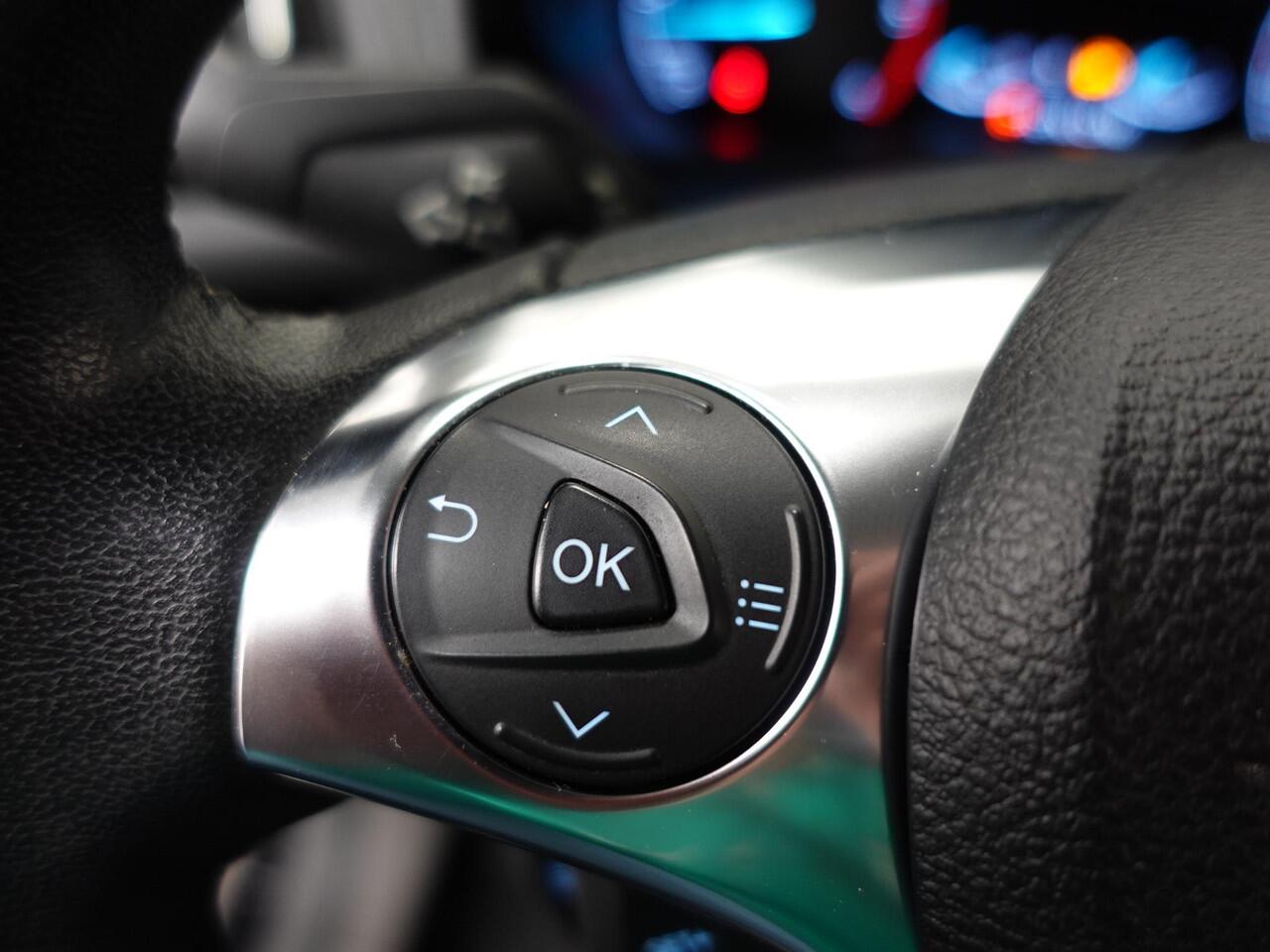 Ford TRANSIT CONNECT 120pk Automaat L2 Versnellingsbak/gearbox probleem Navigatie Camera Airco Cruise control 3-Zits Euro6