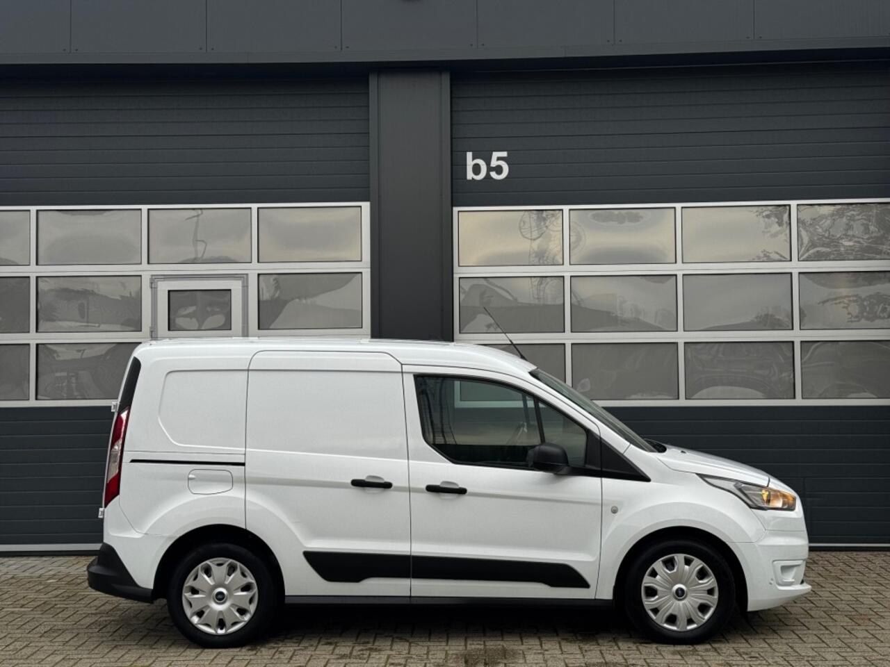 Ford TRANSIT CONNECT 1.5 EcoBlue 75pk Dealeronderhouden / Nap / Cruise / Trekhaak