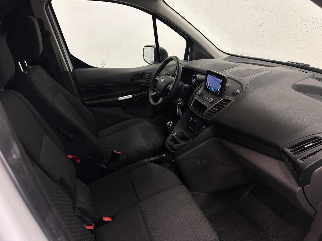 Ford TRANSIT CONNECT 1.5 TDCI L1 Trend Trekhaak Navigatie Apple Carplay/Android Auto Camera Parkeersensoren achter Airco