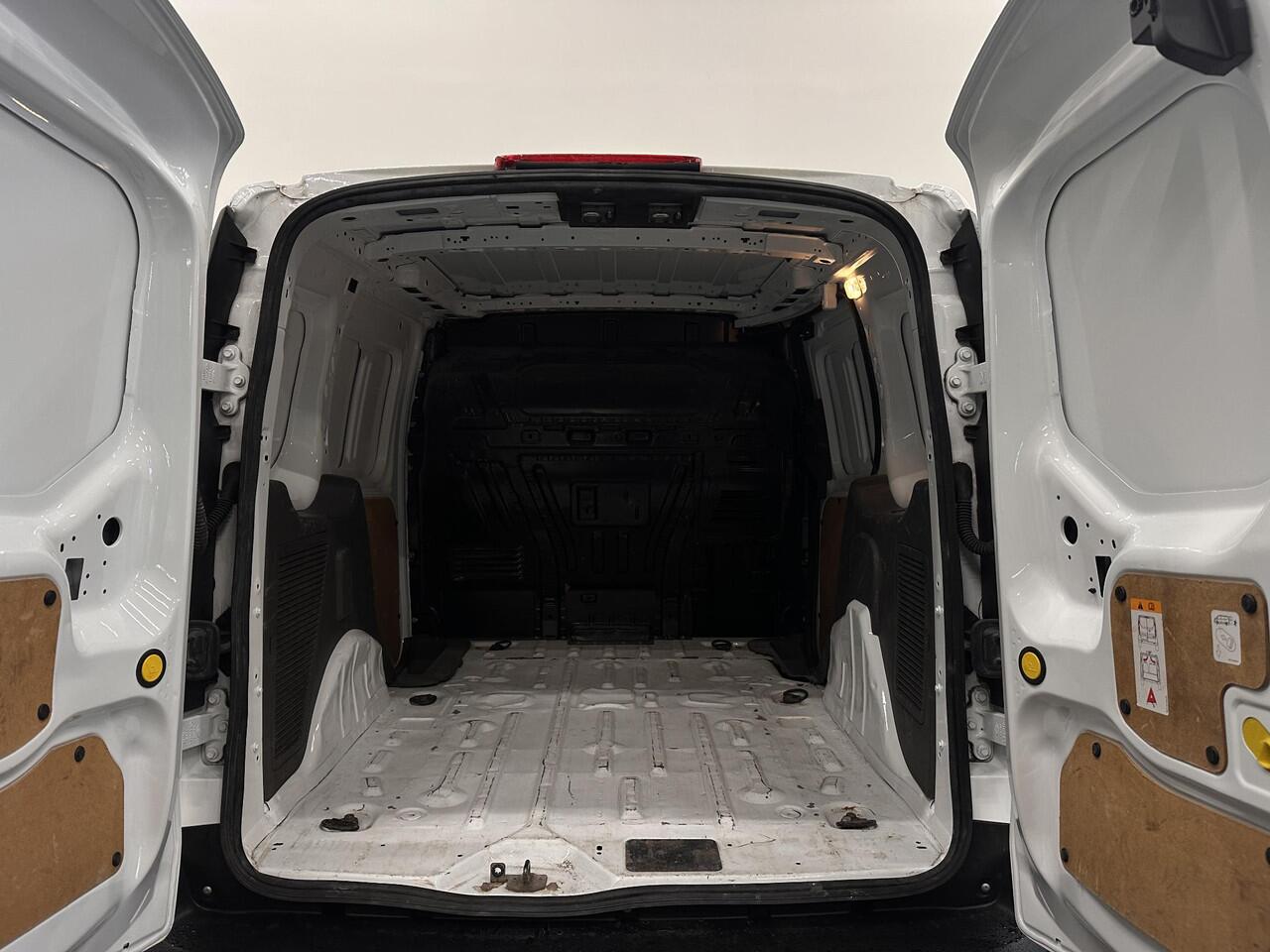 Ford TRANSIT CONNECT 1.5 TDCI L1 Trend Trekhaak Navigatie Apple Carplay/Android Auto Camera Parkeersensoren achter Airco