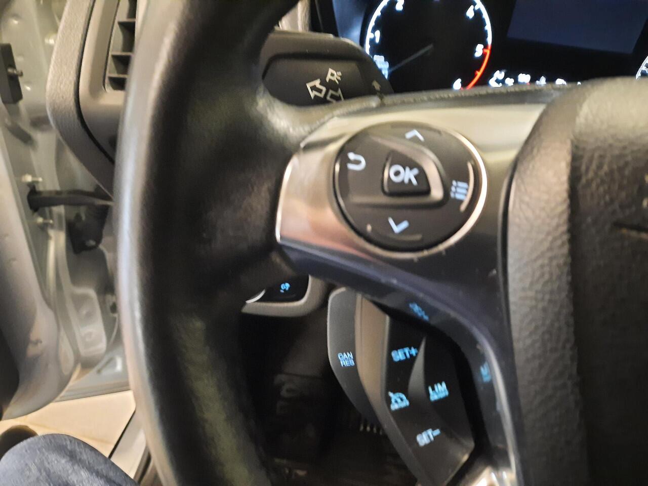 Ford TRANSIT CONNECT 1.5 EcoBlue L2 Limited automaat met heel veel opties.