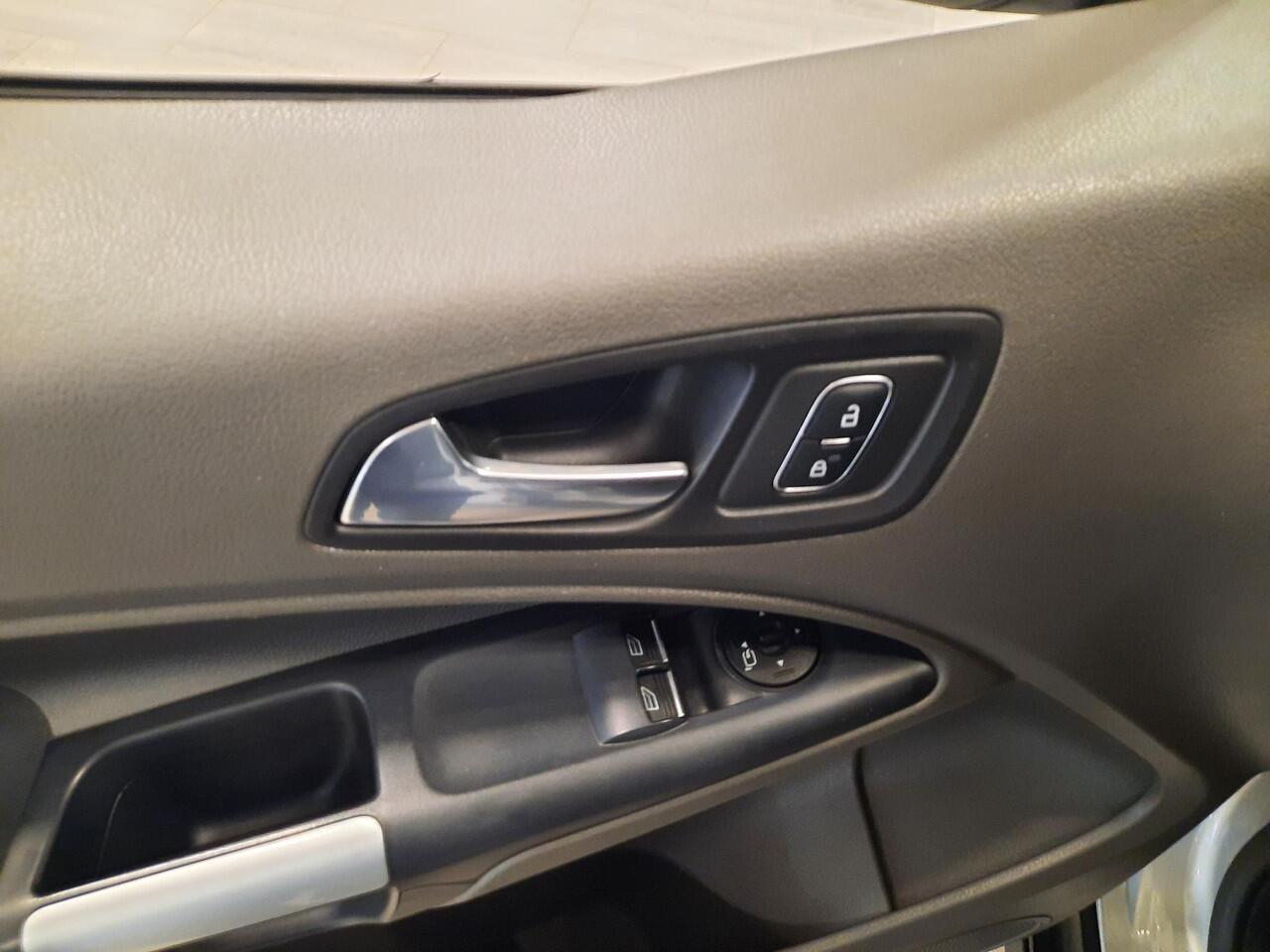 Ford TRANSIT CONNECT 1.5 EcoBlue L2 Limited automaat met heel veel opties.