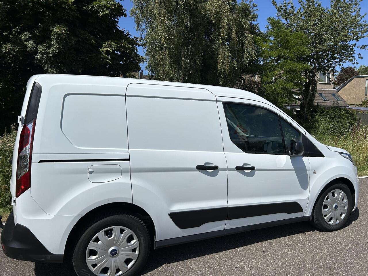 Ford TRANSIT CONNECT 1.5 EcoBlue L1 Trend / AIRCO / Cruise / 6-versn