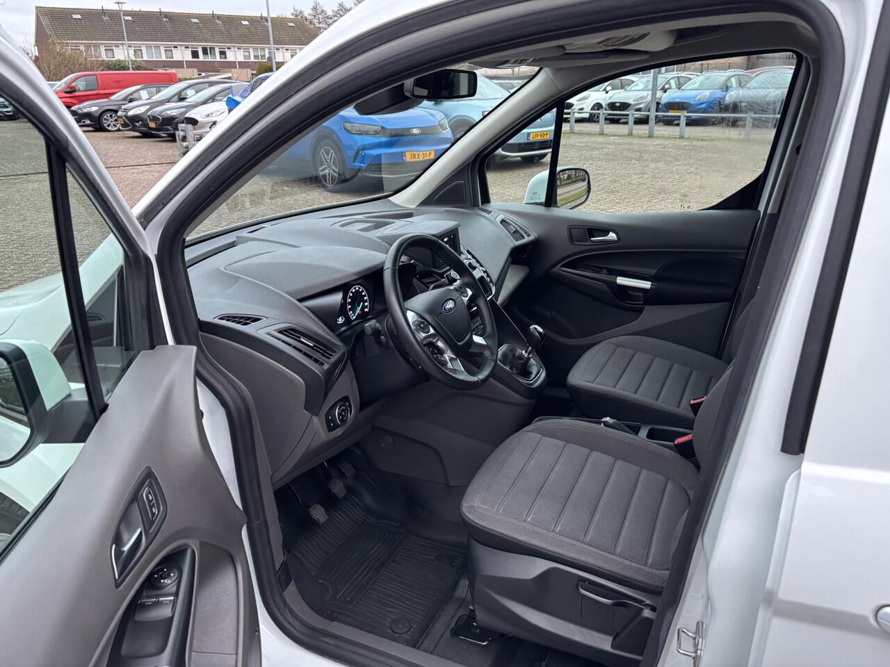 Ford TRANSIT CONNECT 1.5 EcoBlue L2 Limited | SCI | 100pk | Trekhaak | Dubbele Zijschuifdeur! | Stoelverwarming | Houten Laadvloer | 16" LMV | All Season banden