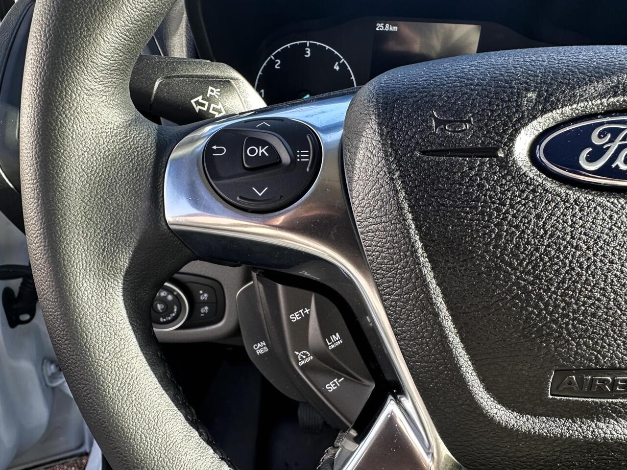 Ford TRANSIT CONNECT 1.5 EcoBlue 100pk Trend Navi Camera Trekhaak Cruise Fabrieksgarantie