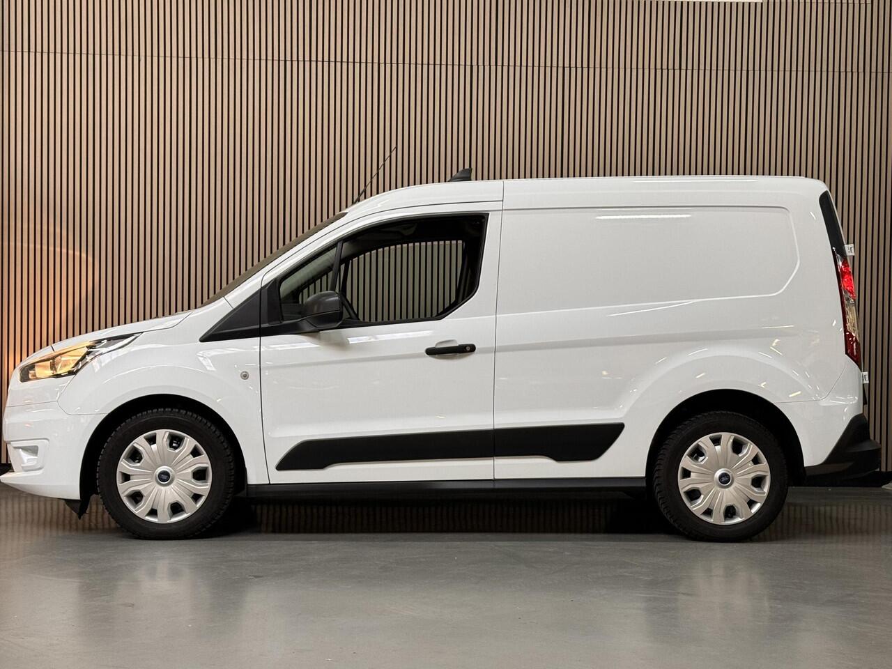 Ford TRANSIT CONNECT 1.5 EcoBlue 100pk Trend Navi Camera Trekhaak Cruise Fabrieksgarantie