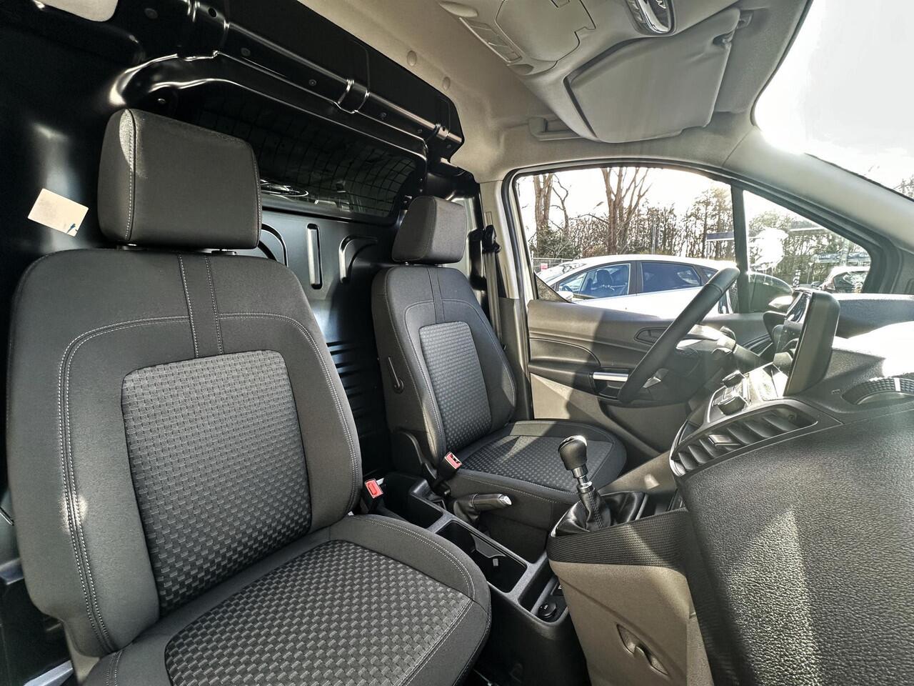 Ford TRANSIT CONNECT 1.5 EcoBlue 100pk Trend Navi Camera Trekhaak Cruise Fabrieksgarantie