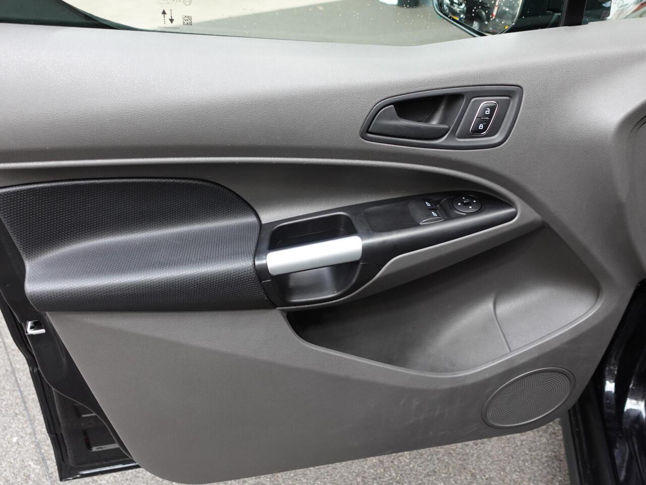 Ford TRANSIT CONNECT 1.5 EcoBlue L2 Trend Navi Airco Camera Bluetooth Carplay 3Zits Trekaak Parkeersensoren