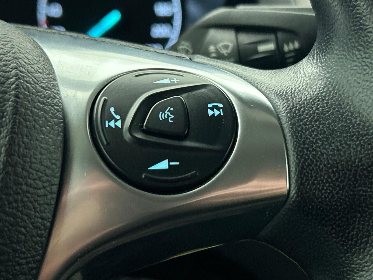 Ford TRANSIT CONNECT 1.5 EcoBlue Aut. L2 Trend Automaat Navigatie Airco Cruise Control Parkeersensoren Camera 3 Zits