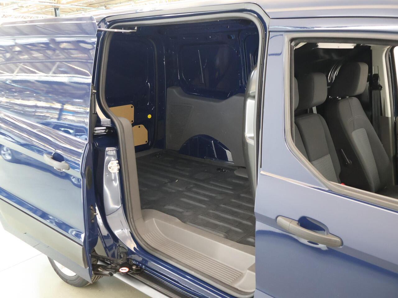 Ford TRANSIT CONNECT 1.5 ECOBLUE | L2 | TREND | 3-ZITS | CAMERA | TREKHAAK | CARPLAY / ANDROID AUTO | AIRCO | VOORRUITVERWARMING | MULTIFUNCTIONEEL STUURWIEL | LICHT METALEN WIELEN