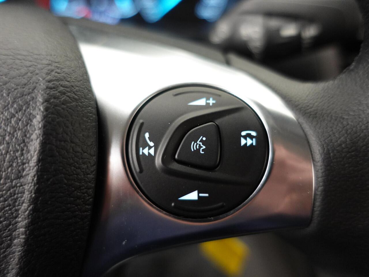 Ford TRANSIT CONNECT 1.5 EcoBlue L2 Trend Navi Airco DAB+ PDC Camera Bluetooth LM Velgen Carplay 3-Zits