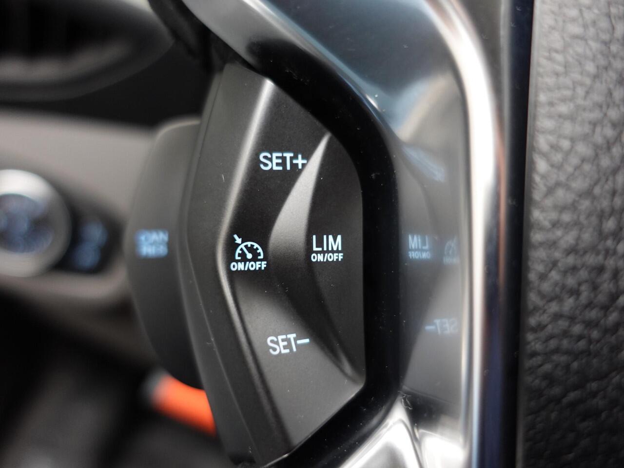 Ford TRANSIT CONNECT 1.5 EcoBlue L2 Trend Navi Airco DAB+ PDC Camera Bluetooth LM Velgen Carplay 3-Zits