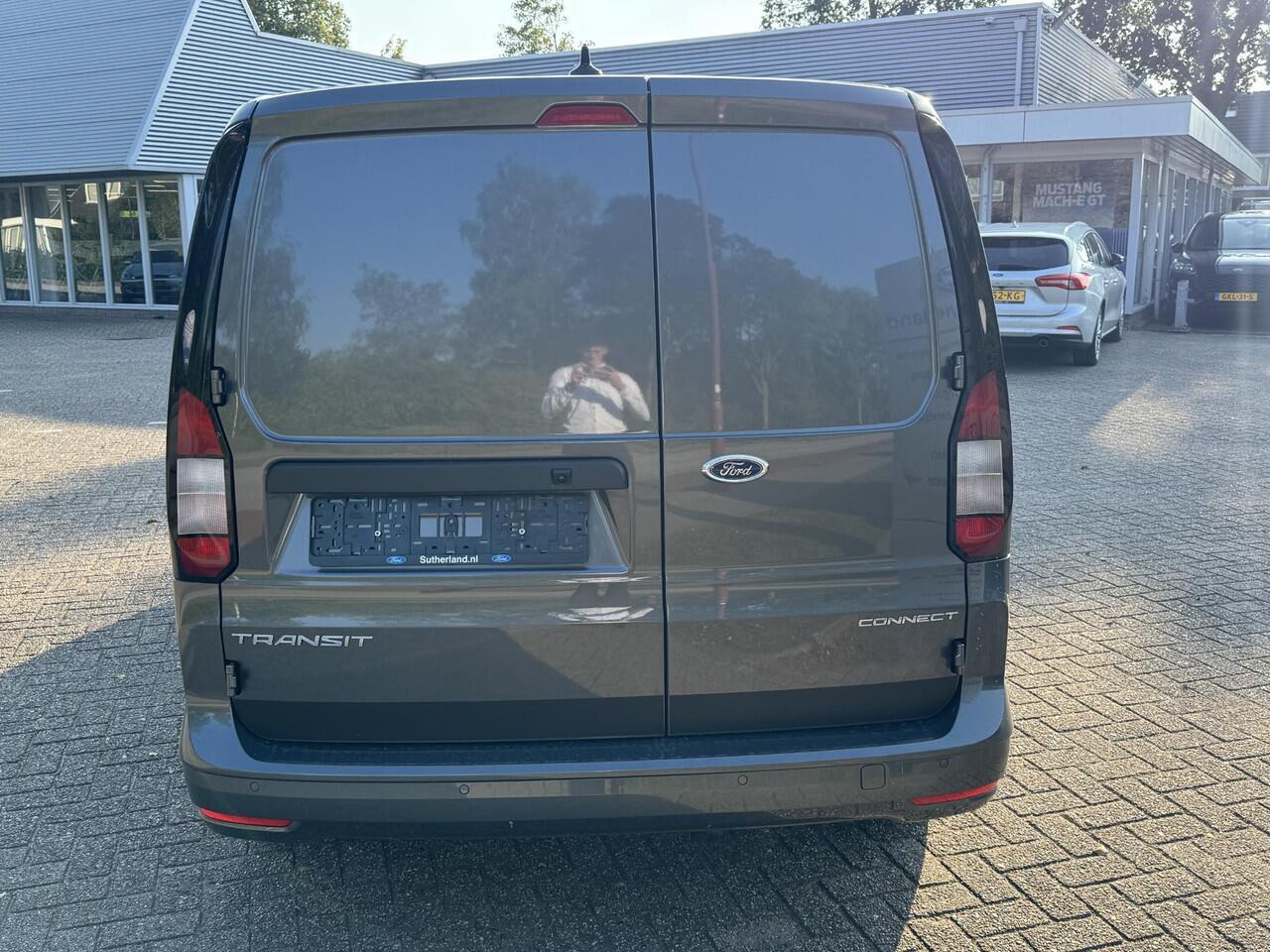 Ford TRANSIT CONNECT 2.0 EcoBlue L1 Limited 102pk | Trekhaak afneembaar | Reservewiel | Voorruitverwarming | 17'' Velgen |