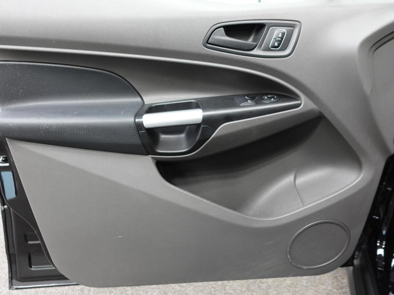 Ford TRANSIT CONNECT 100pk Automaat L2 Trend | Navigatie | Airco | Cruise Control | Camera | 3 zits