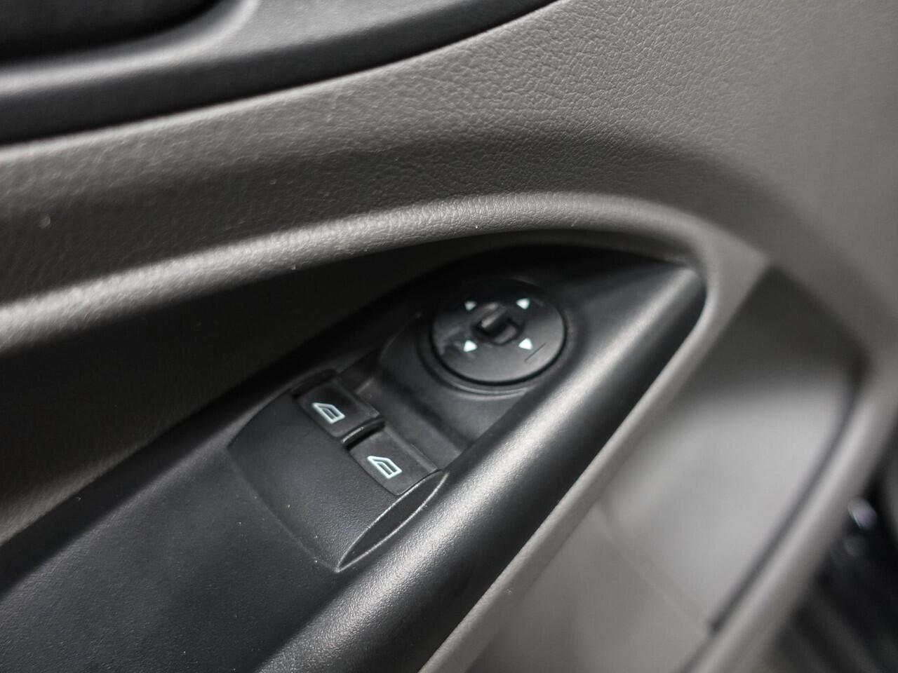 Ford TRANSIT CONNECT 100pk Automaat L2 Trend | Navigatie | Airco | Cruise Control | Camera | 3 zits