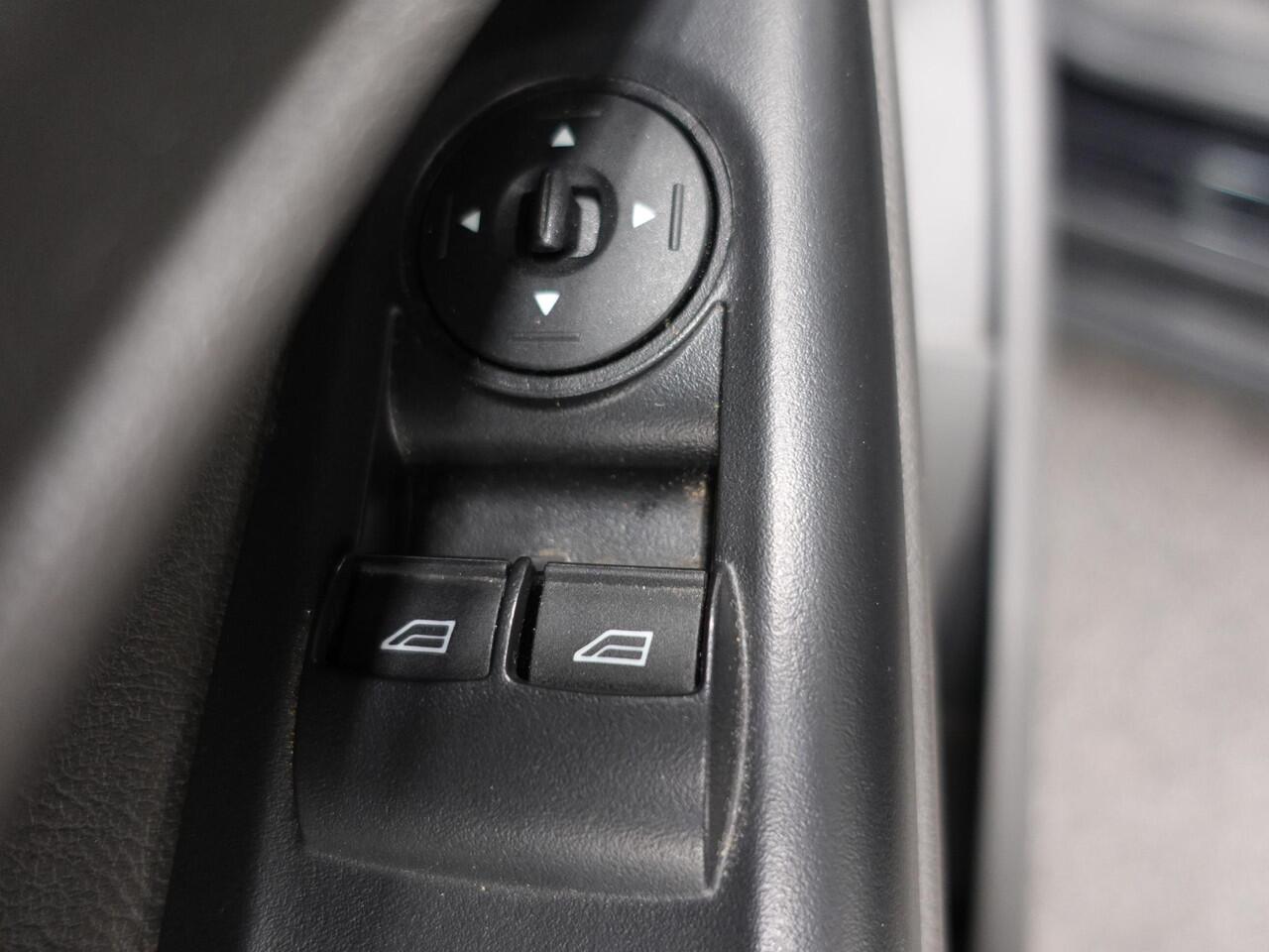 Ford TRANSIT CONNECT 1.5 EcoBlue L2 Trend Automaat Navigatie Airco Parkeersensoren Cruise Control Camera Trekhaak