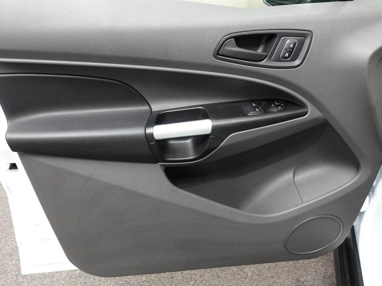 Ford TRANSIT CONNECT Automaat 100pk L1 Trend BPM VRIJ! Airco Navi Cruise 3Zits Camera DAB+