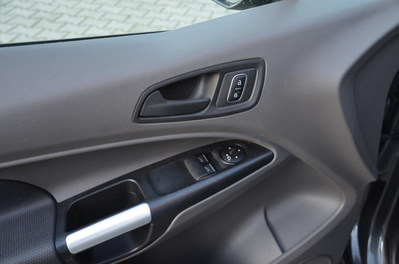 Ford TRANSIT CONNECT 1.0 EB L1 TREND Benzine Gratis set LM velgen/banden.