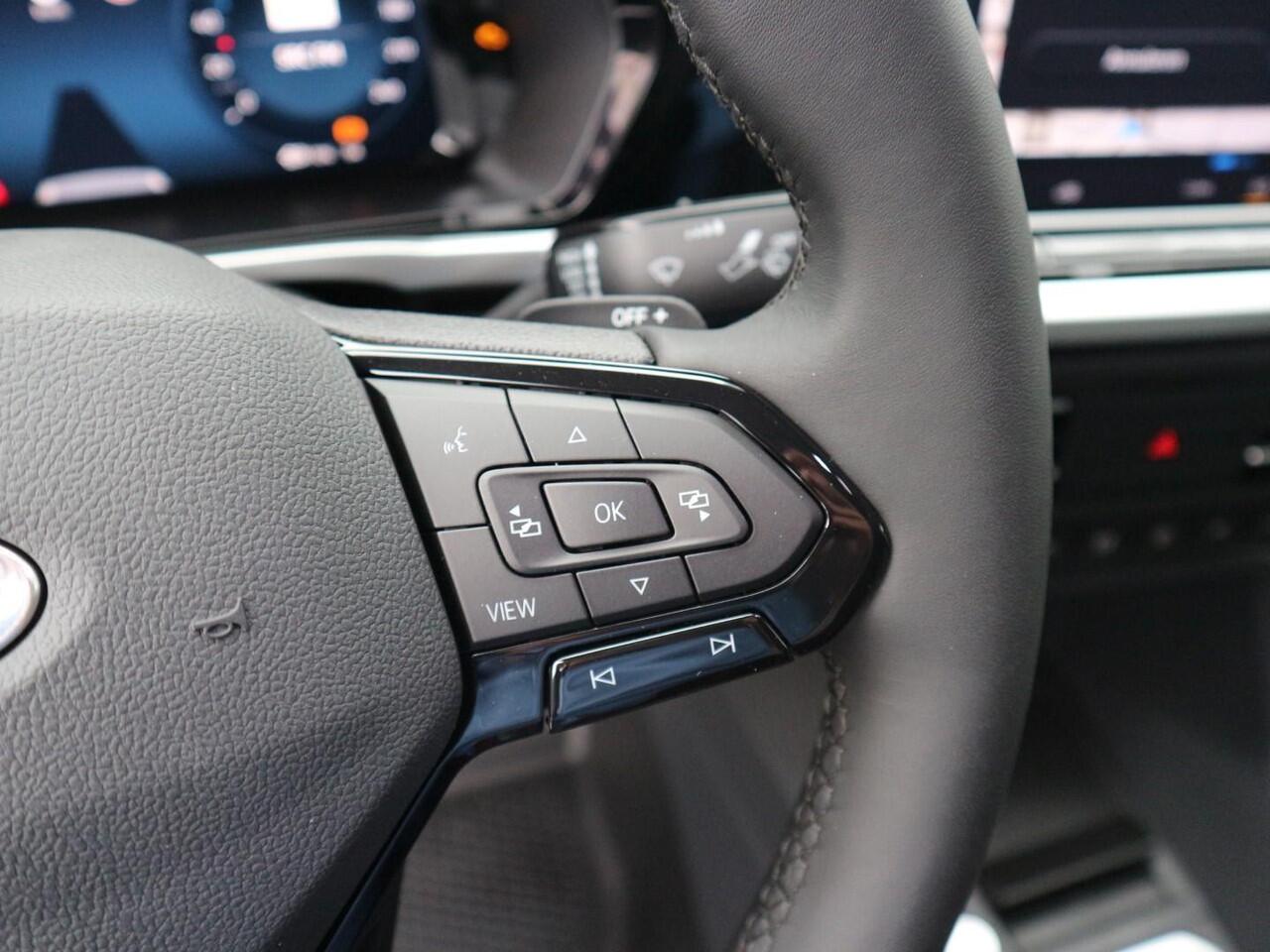 Ford TRANSIT CONNECT 1.5 EcoBoost PHEV L2 Limited * ADAP CRUISE * TREKHAAK * BLIS * NAVI *