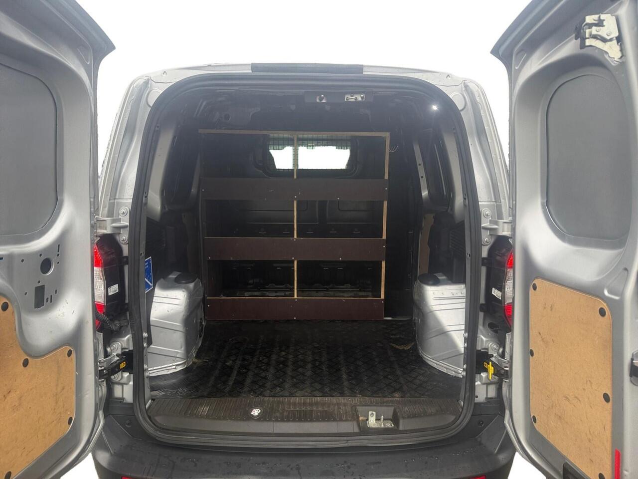 Ford TRANSIT COURIER 1.5 TDCI Trend | BPM VRIJ | Dealer Onderhouden | Airco | Elektrische Ramen | Bluetooth | Alle Boekjes Aanwezig