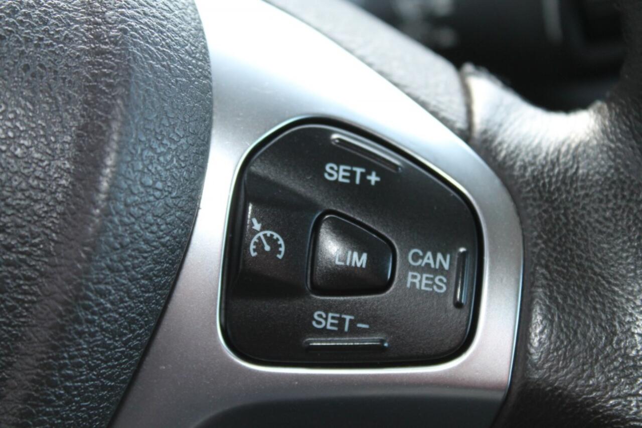 Ford TRANSIT COURIER 1.5 TDCI TREND AIRCO CRUISE NAVI 2x ZIJDEUR