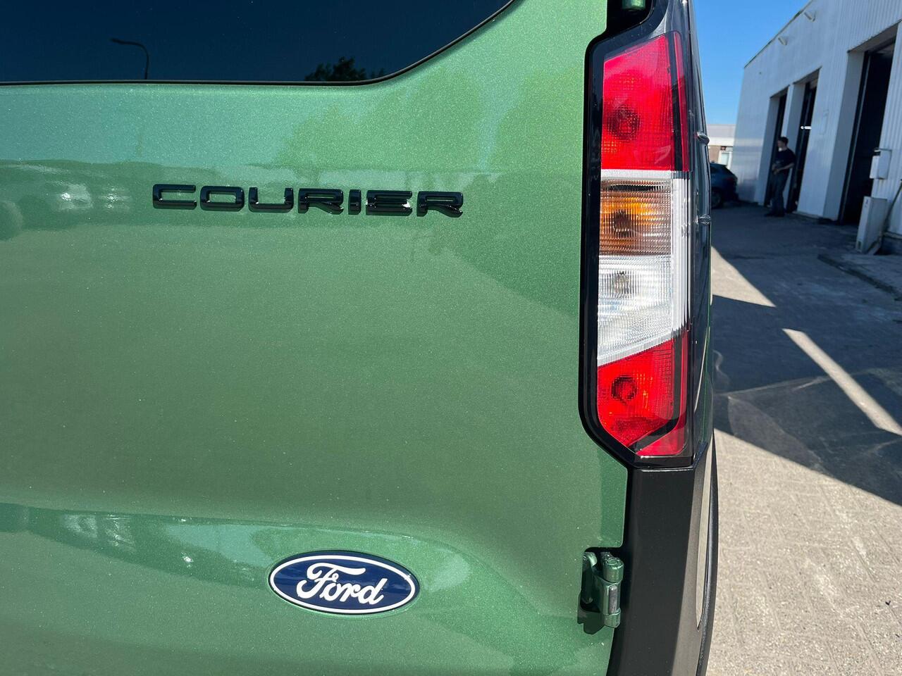 Ford TRANSIT COURIER 1.0 EcoBoost Active | Winterpack | Automatische Airco | Driver Assistance Pack | Verlengde Fabrieksgarantie tot 09-2028