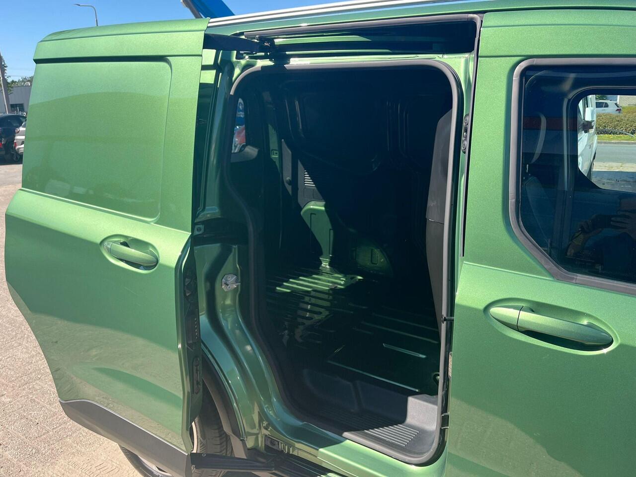 Ford TRANSIT COURIER 1.0 EcoBoost Active | Winterpack | Automatische Airco | Driver Assistance Pack | Verlengde Fabrieksgarantie tot 09-2028