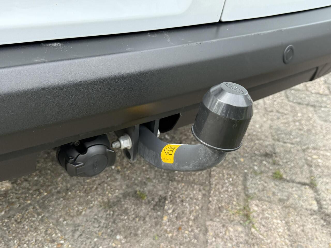 Ford TRANSIT COURIER 1.0 EcoBoost Trend |SCI | 125pk | Automaat | Winterpack | Trekhaak | Achteruitrijcamera