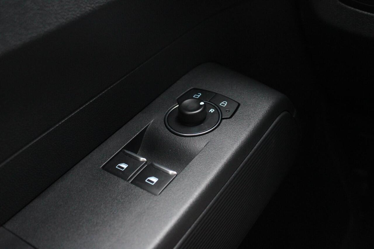 Ford TRANSIT COURIER 1.0 EcoBoost Base 100pk | Achteruitrijcamera | SYNC 4 | Parkeersensoren achter | Reserve Wiel | Verlengde fabrieksgarantie tot 11-2028