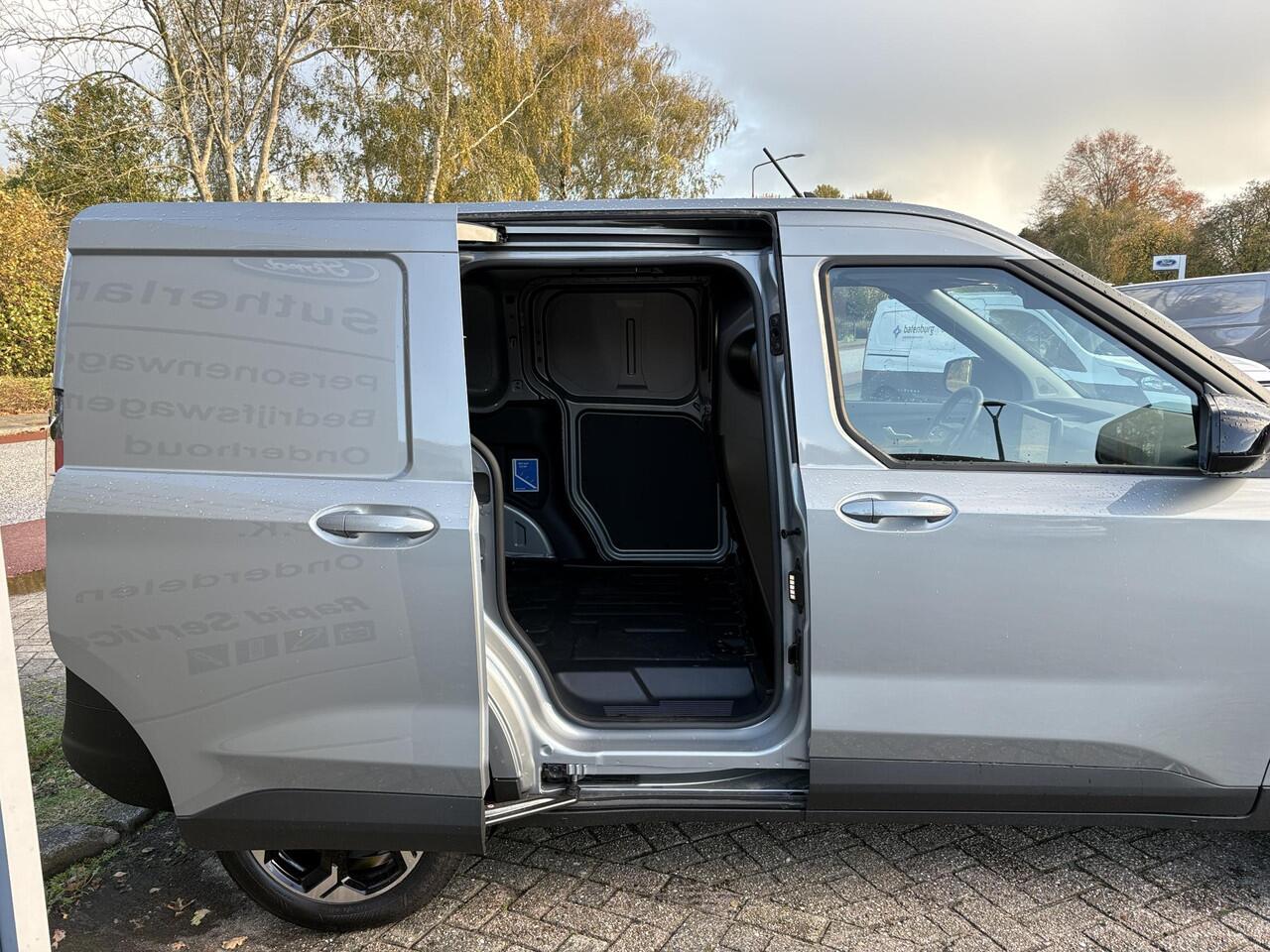 Ford TRANSIT COURIER E-Transit Limited 44 kWh | SCI | 136pk | Ford Voorraad | Driver Assistance Pack | Laadvloerbescherming | Trekhaak | LED Laadruimteverlichting