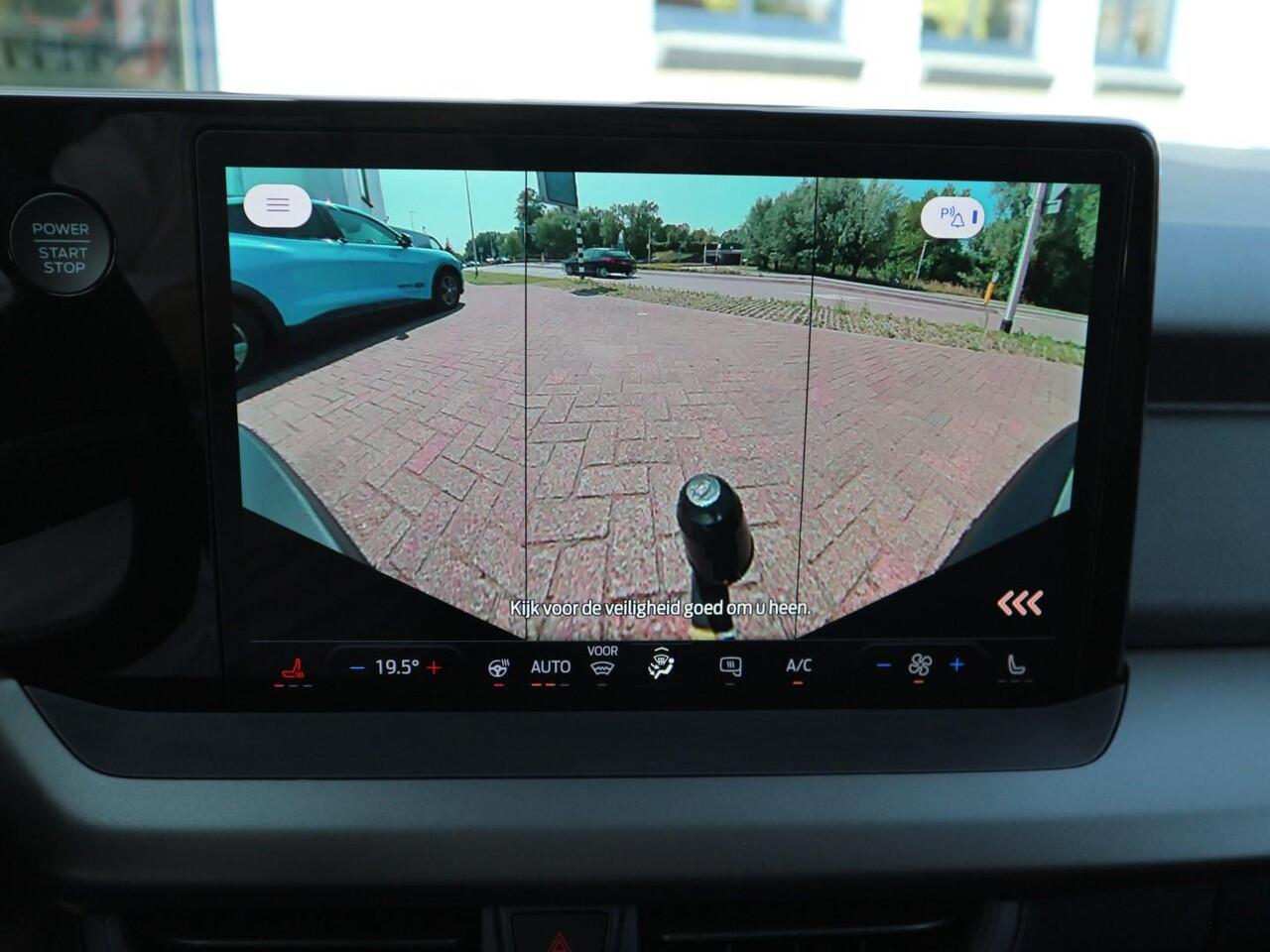 Ford TRANSIT COURIER E-Transit Limited 44 kWh * TREKHAAK * NAVI * WINTERPACK *