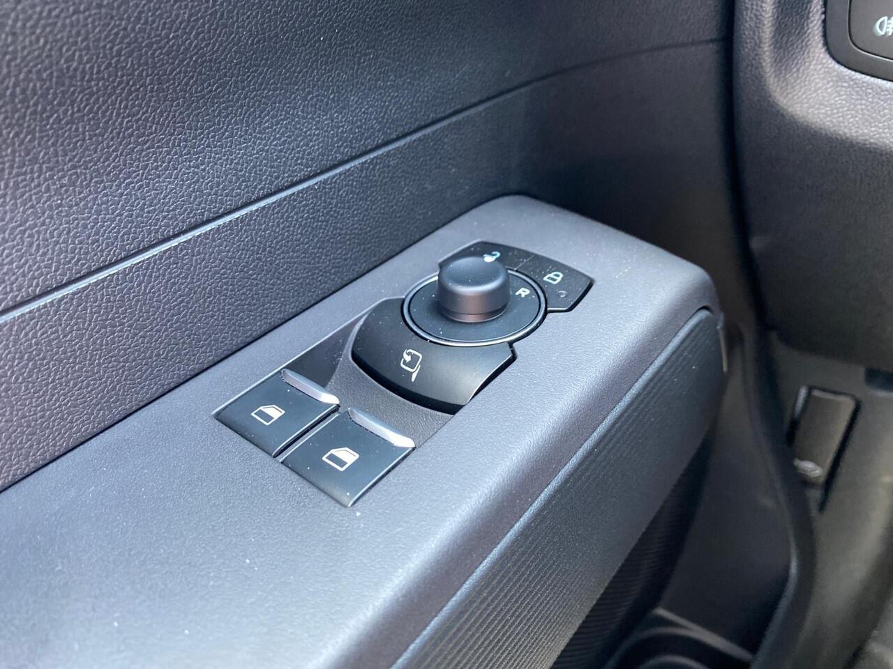 Ford TRANSIT COURIER E-Transit Trend 44 kWh 136PK | Climate Control | Parkeersensoren | Parkeercamera | Bluetooth | DAB | radio, Apple Carplay en Adroid Auto | Trekhaak |