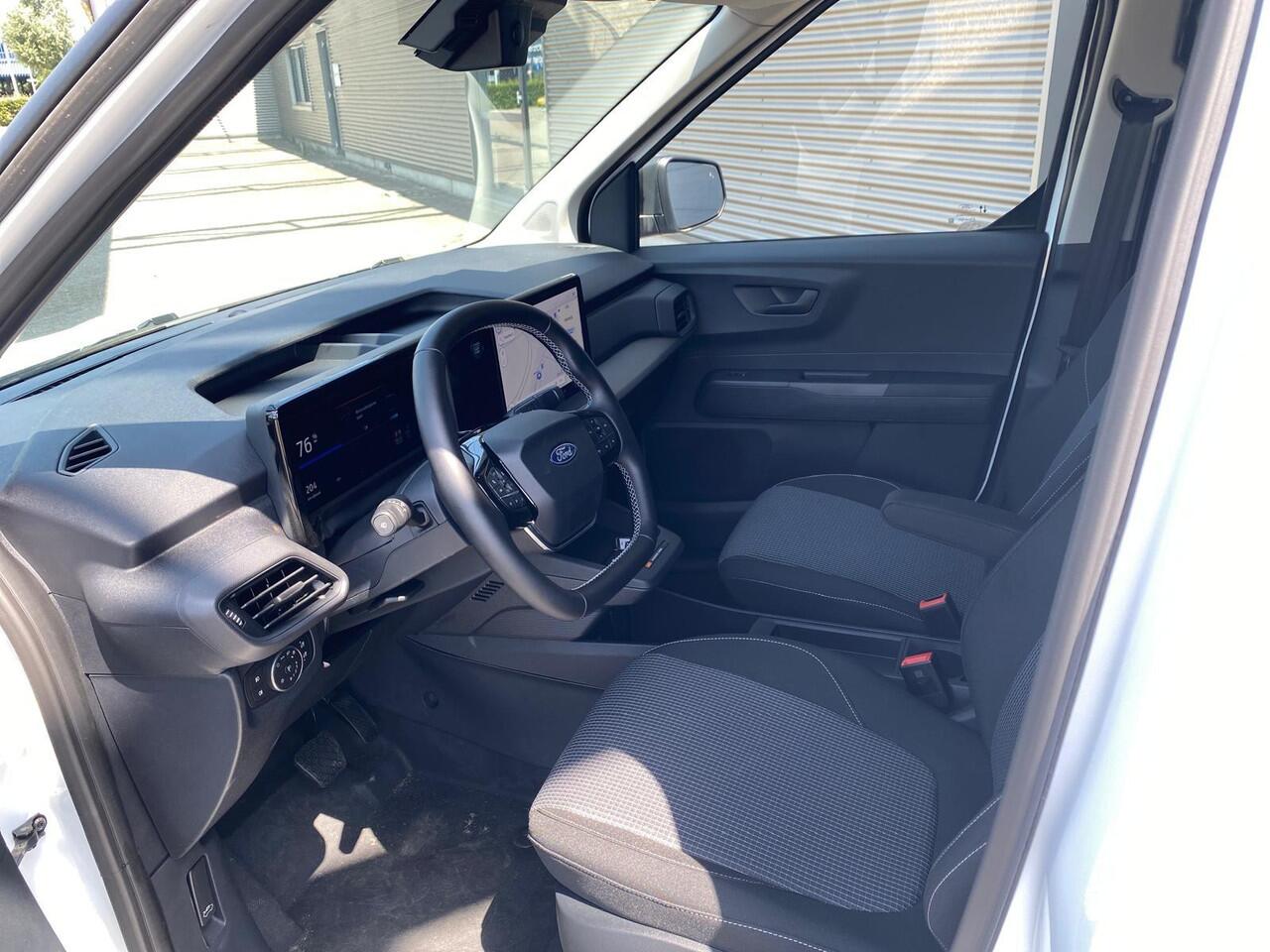 Ford TRANSIT COURIER E-Transit Trend 44 kWh 136PK | Climate Control | Parkeersensoren | Parkeercamera | Bluetooth | DAB | radio, Apple Carplay en Adroid Auto | Trekhaak |