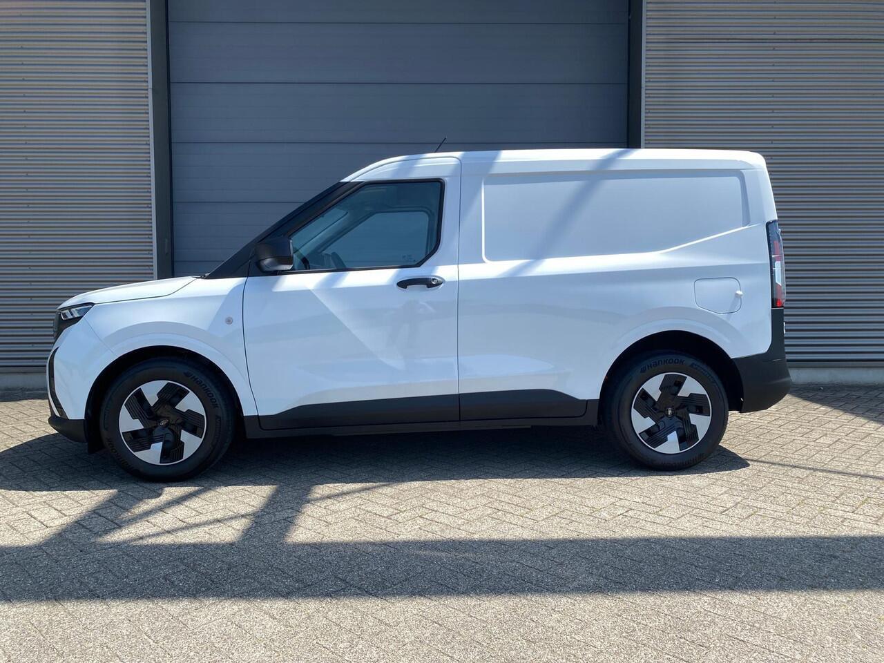 Ford TRANSIT COURIER E-Transit Trend 44 kWh 136PK | Climate Control | Parkeersensoren | Parkeercamera | Bluetooth | DAB | radio, Apple Carplay en Adroid Auto | Trekhaak |