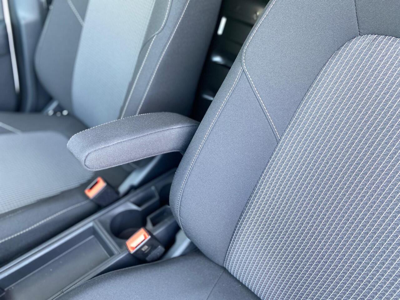 Ford TRANSIT COURIER E-Transit Trend 44 kWh 136PK | Climate Control | Parkeersensoren | Parkeercamera | Bluetooth | DAB | radio, Apple Carplay en Adroid Auto | Trekhaak |