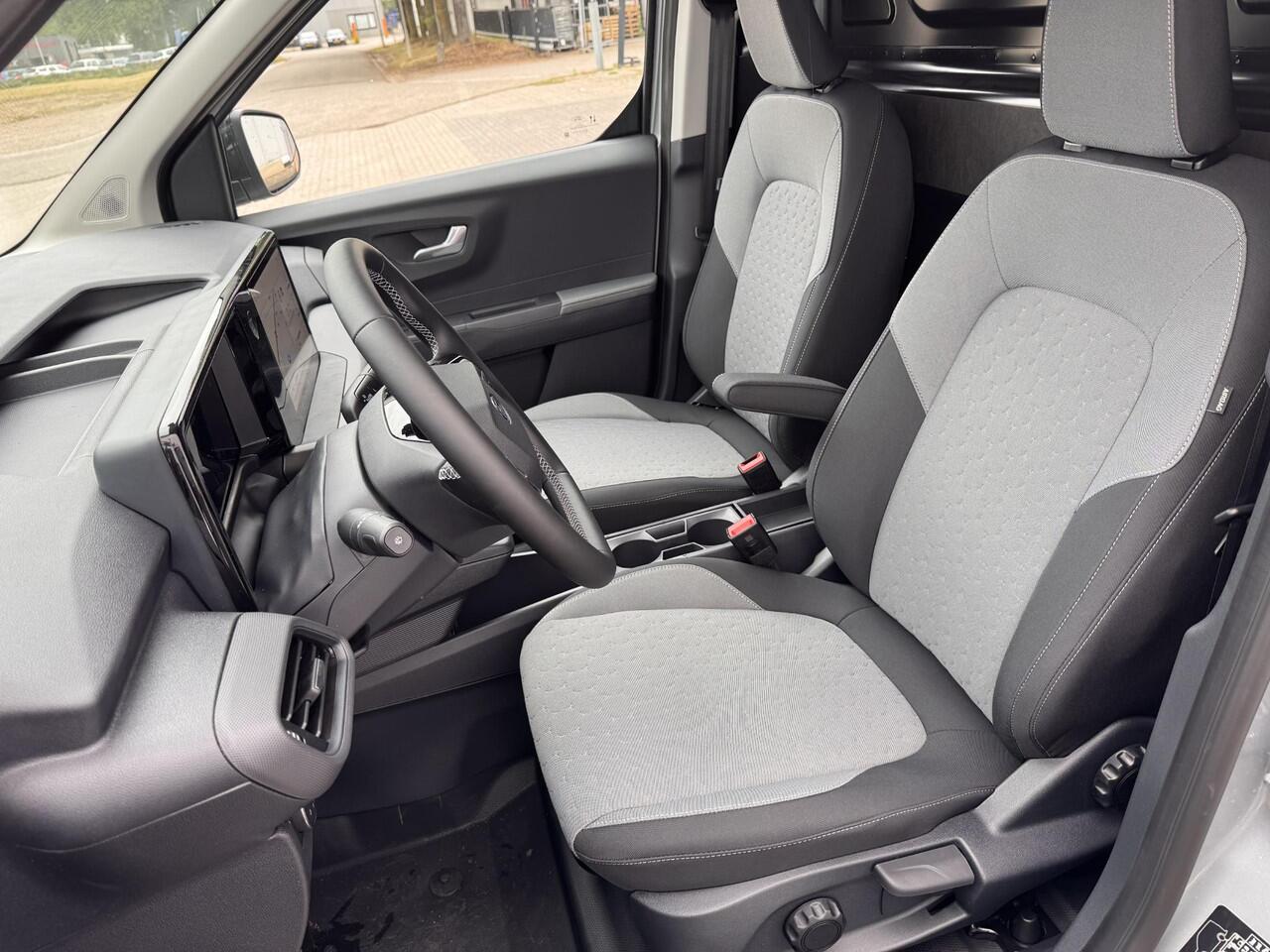 Ford TRANSIT COURIER E-Transit Limited 44 kWh | Direct Leverbaar! | Driver Assistance Pack | Trekhaak | Apple Carplay | Android Auto |