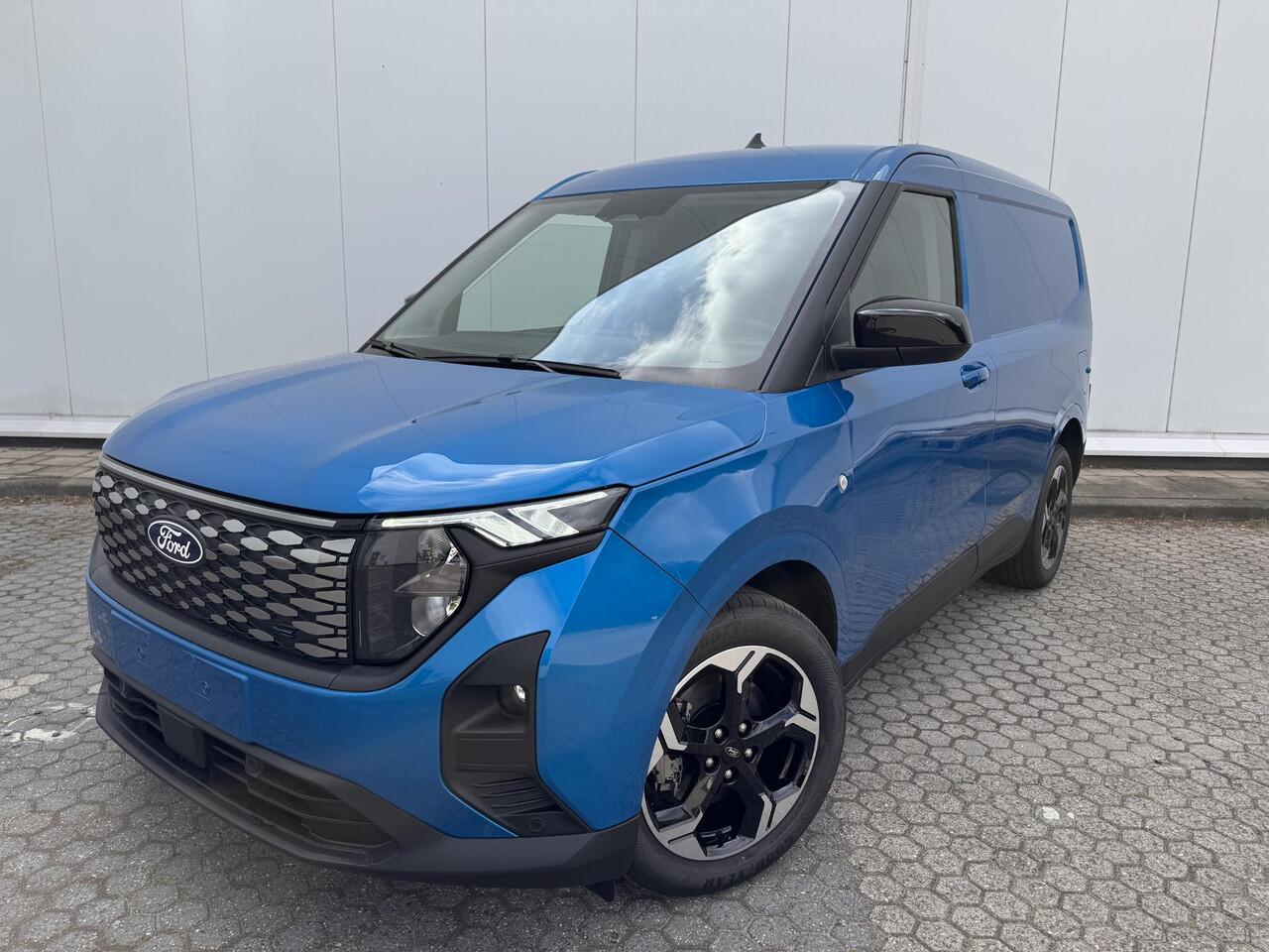 Ford TRANSIT COURIER E-Transit Limited 44 kWh | Direct Leverbaar! | Driver Assistance Pack | Trekhaak | Apple Carplay | Android Auto |