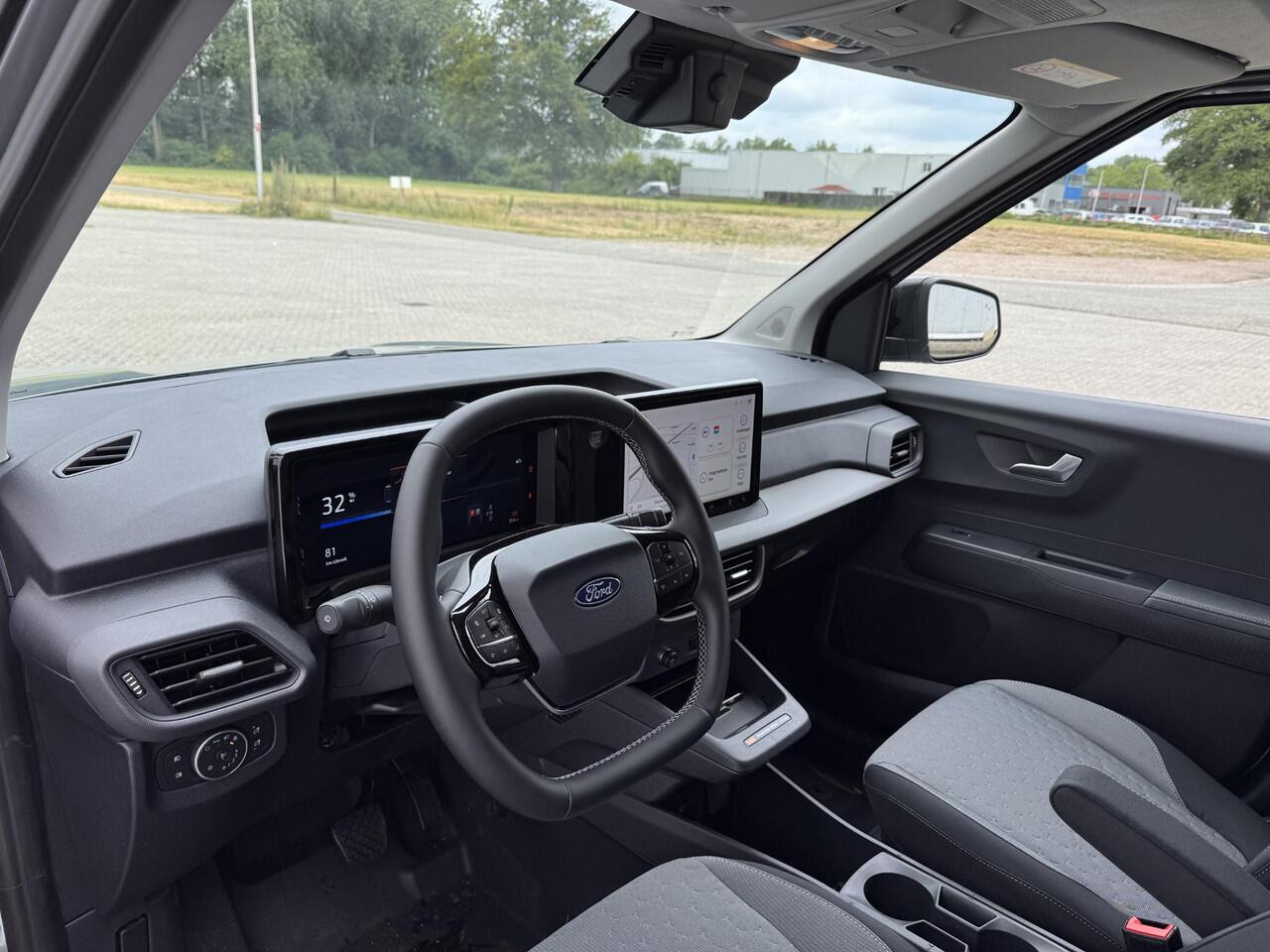 Ford TRANSIT COURIER E-Transit Limited 44 kWh | Direct Leverbaar! | Driver Assistance Pack | Trekhaak | Apple Carplay | Android Auto | 0,99% Financial Lease |